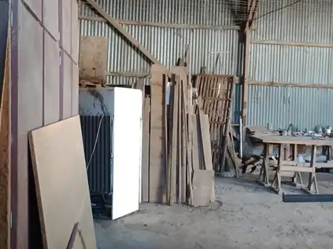Galpon en Venta 40  mts Fondo