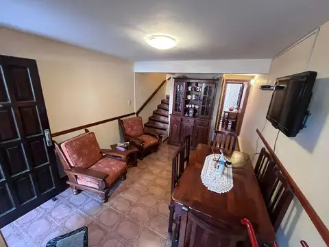 IMPECABLE DIGNO DE VER CASA DUPLEX CERCA D ELA AVENIDA LISTO PAR HABITAR