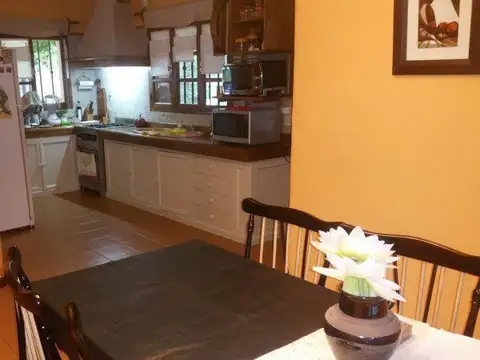 Casa 4 ambientes con 3 baños