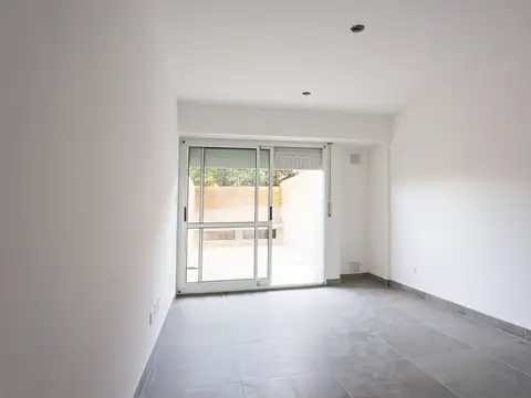 VENTA DEPTO MONOAMBIENTE CON PATIO
