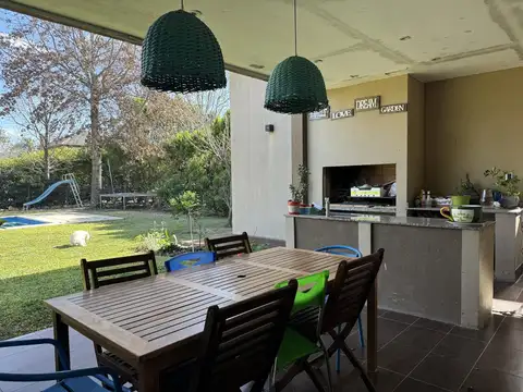 Casa en Venta al Este