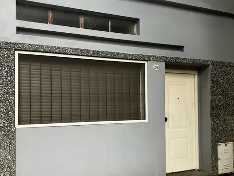 1 AMBIENTE AMPLIO PB AL FRENTE C/PLACAR SIN EXPENSAS