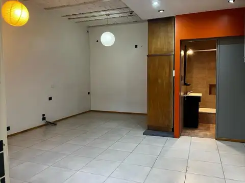 1 AMBIENTE AMPLIO PB AL FRENTE C/PLACAR SIN EXPENSAS