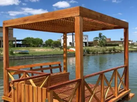 Casa en Venta con 4 cocheras