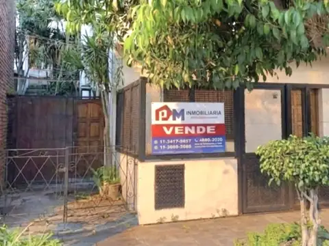 Venta vivienda (al fondo) de 4 amb con patio