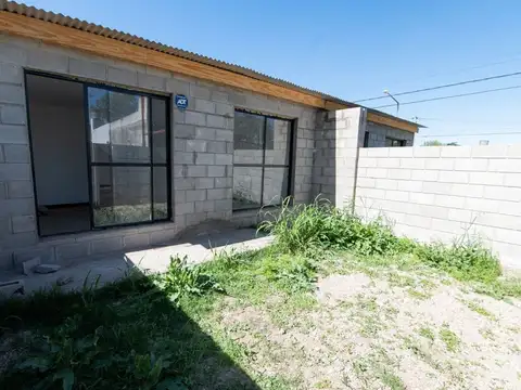 Casa 4 ambientes con 1 baño