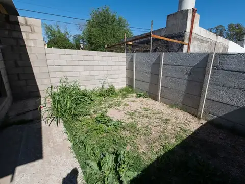 CASA A ESTRENAR DOS DORMITORIOS/COCHERA/PATIO