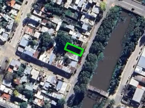 Garay e/ Italia y Ortiz de Rosas