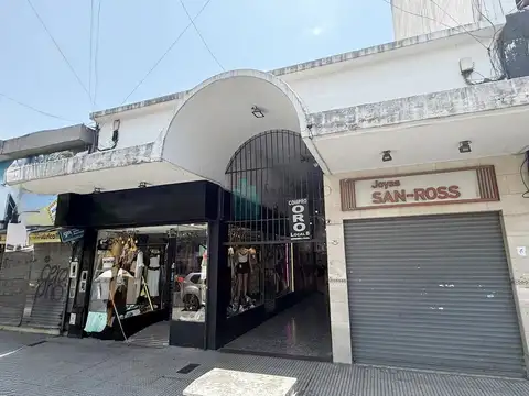 Local en venta en galería comercial, excelente ubicación, Liniers.