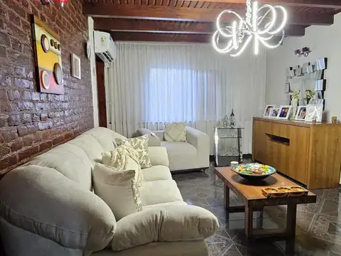 Depto Tipo Casa en Venta de 4 ambientes