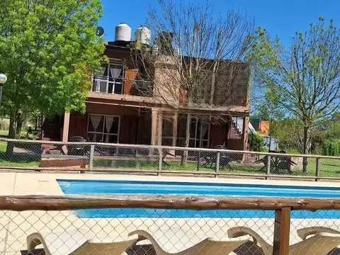 Chacra en venta - 6 Dormitorios 6 Baños - Chascomús