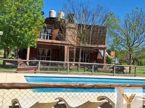 Chacra en venta - 6 Dormitorios 6 Baños - Chascomús