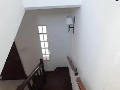 Depto Tipo Casa 4 ambientes con 2 baños