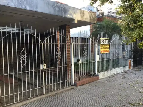 Casa en Venta en Liniers, USD 198.000