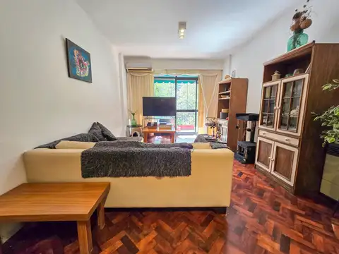 Semipiso 4 amb de 116.41 mts totales, 105.23 cubiertos, balcón aterrazado, toillete, baulera.