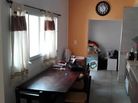 Colon / Riobamba 2 dorm. COCHERA jardin parrillero. Impecable. Planta Baja