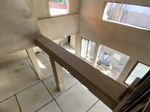 CANNING - Local a metros Rotonda de la Mujer