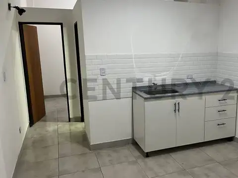 Poeta Risso 1200, Piso 0