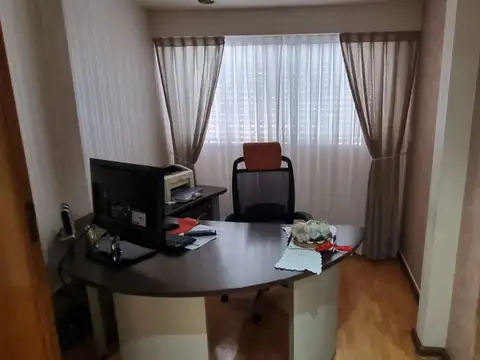 Casa 6 ambientes con 4 baños