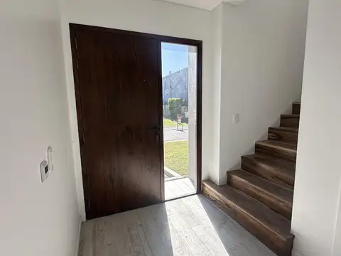 Vila Marina 1, Boulevard de todos los Santos, Tigre al 4300
