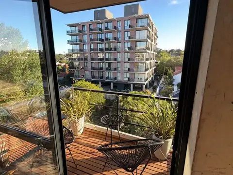 SEMIPISO 3 AMBIENTES CON TERRAZA PROPIA Y COCHERA