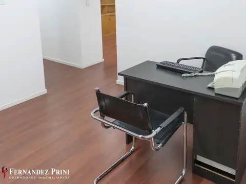 Oficina 5 ambientes con 1 baño