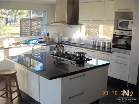 Casa 5 ambientes con 4 baños