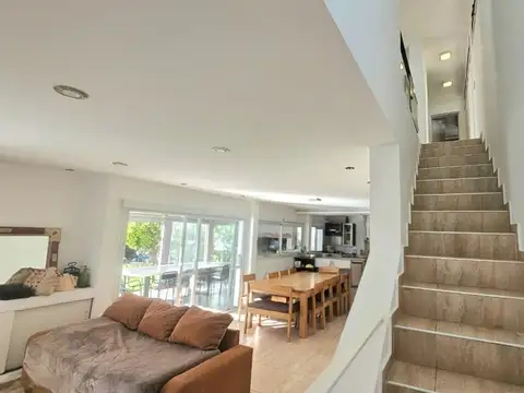 Casa en Venta en Valle Escondido, USD 330.000