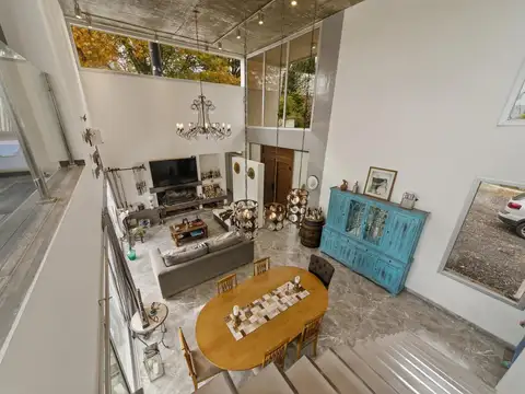 Casa en Alquiler Temporal con 3 cocheras