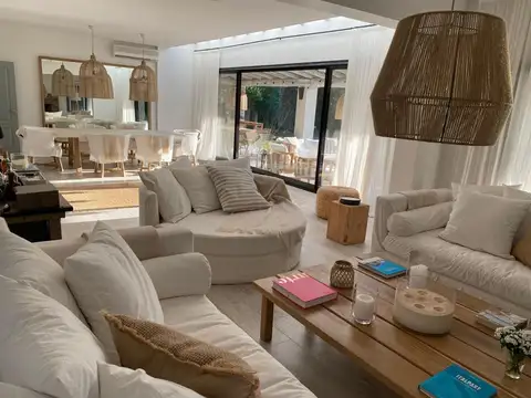 Casa en Alquiler de 4 dormitorios