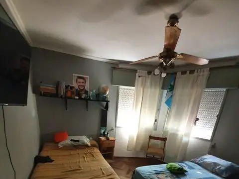 Casa 6 ambientes con 2 baños