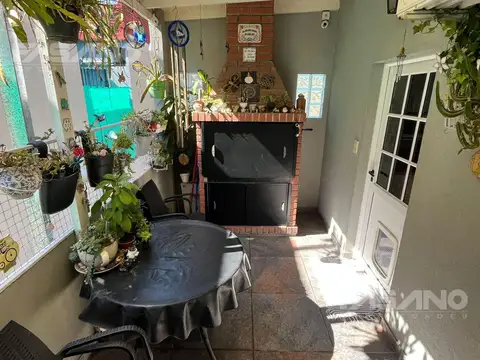 Depto Tipo Casa en Venta de 4 dormitorios