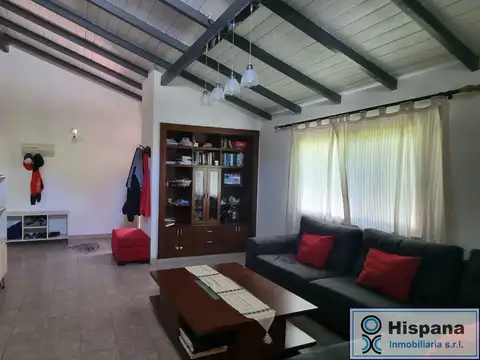 Casa 5 ambientes con 2 baños