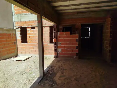 Casa 6 ambientes con 3 baños