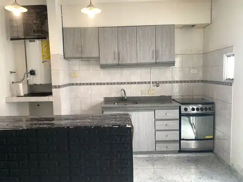Depto Tipo Casa en Venta 27 años