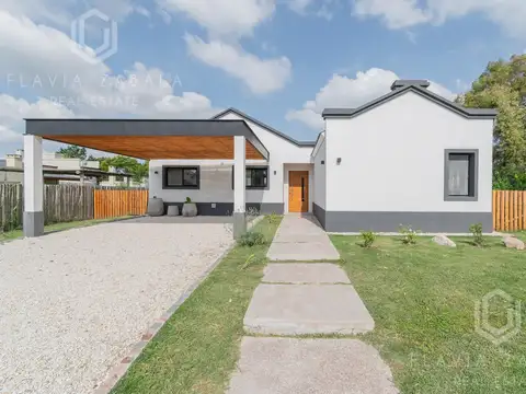 Casa 4 ambientes con 2 baños