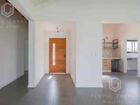 Casa en Venta con 4 cocheras