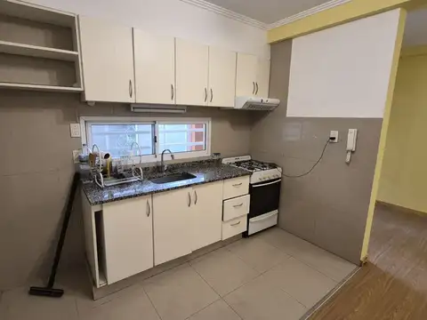 Depto Tipo Casa en Alquiler en Bernal, $ 750.000