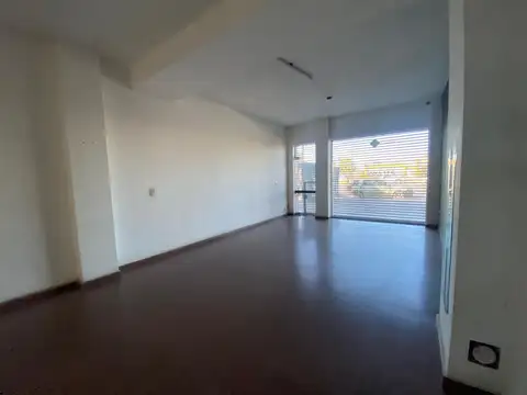 Local en Alquiler en San Justo, $ 900.000