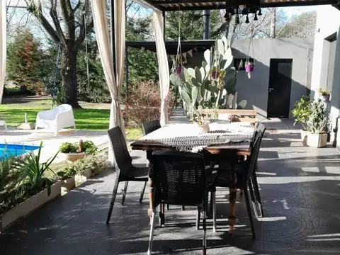 Casa 5 ambientes con 3 baños