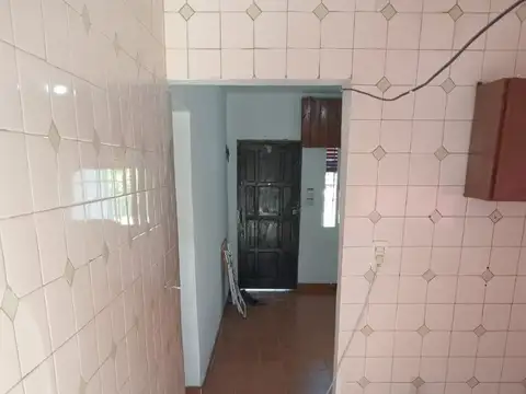 CASA CON LOCAL EN JOSE C PAZ