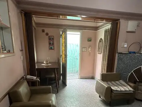 Casa 4 ambientes con 1 baño