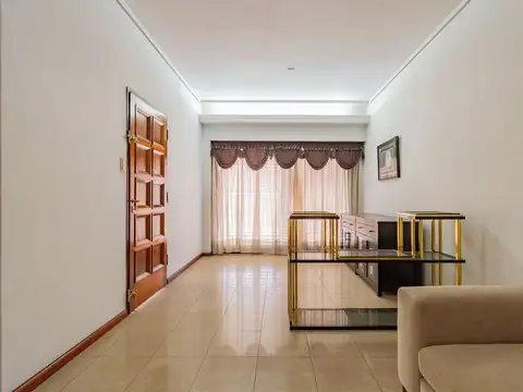 Venta casa Barrio Naon Mataderos con cocheras