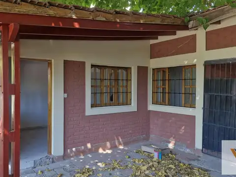 Casa en venta - 2 Dormitorios 1 Baño - Mendoza