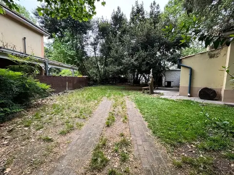 Casa en Venta con 3 cocheras