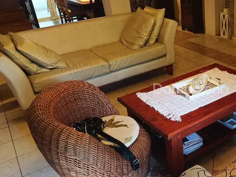 Casa 5 ambientes con 3 baños
