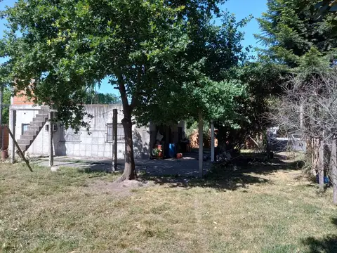 La Reja Muy buena ubicación Chalet Quinta s/ lote 850 m2