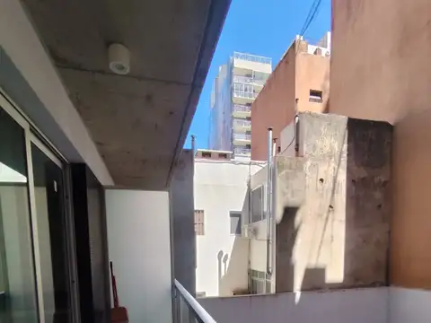 Manuela Pedraza 2300, Piso 1