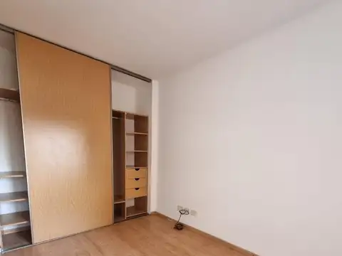 Departamento en Alquiler en Abasto, $ 600.000