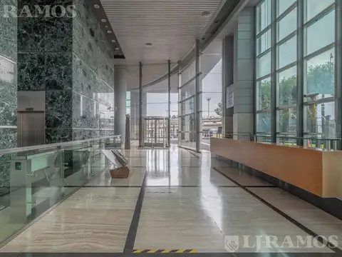 Oficina en Alquiler con 9 cocheras